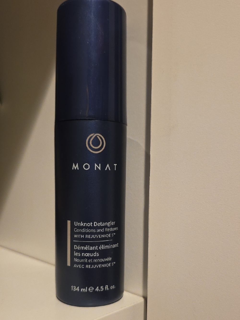 New Monat Unknot Detangler Spray – Navy